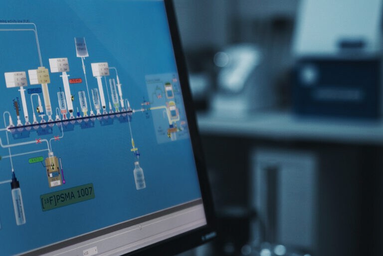 Tela do computador mostrando o módulo de controle da produção de PSMA do laboratório da Villas Boas Radiofármacos de Brasília