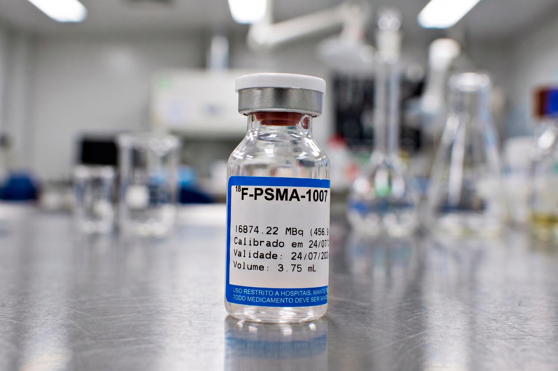 Frasco de 18F PSMA 1007 em laboratório